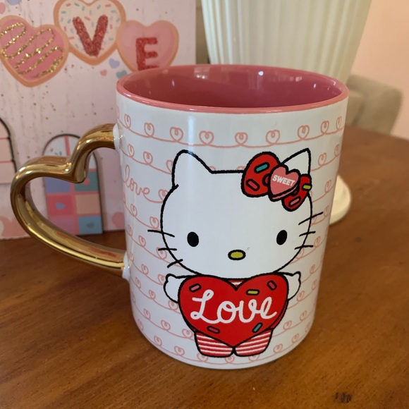 🎉Host Pick🎉New Hello Kitty Love Mug with Gold Handle Valentines Hearts Bows❤️ - Picture 3 of 11